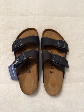 BRAND NEW Arizona Birkenstocks